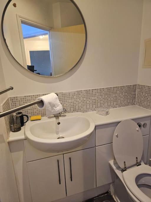 Big Double Room With Bathroom In 2 Bedroom Flat Kitchen Is Shared Harrow on the Hill Zewnętrze zdjęcie