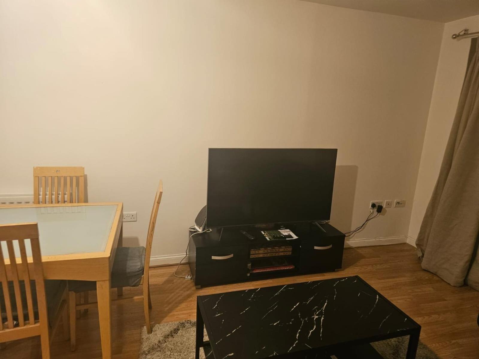 Big Double Room With Bathroom In 2 Bedroom Flat Kitchen Is Shared Harrow on the Hill Zewnętrze zdjęcie